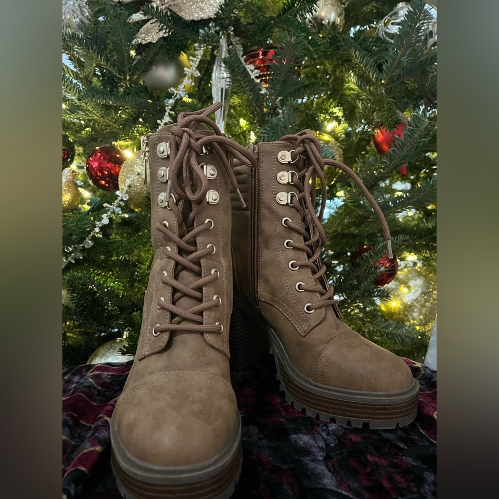 GBG Guess Combat Boots 3.5" Heel- Lace Up Side Zip Buckle✨💃🏻